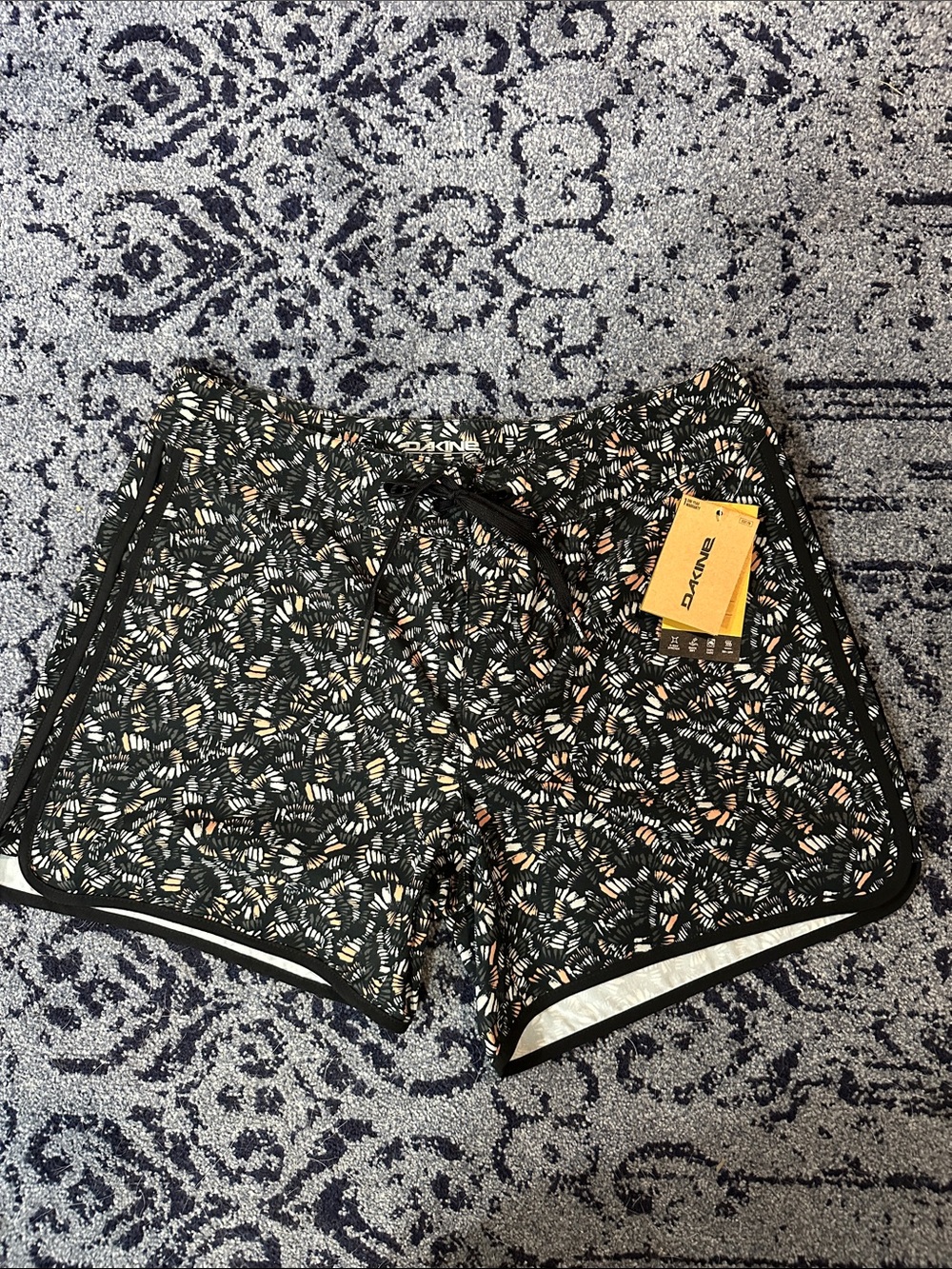 NWT WOMENS Dakine Black Floral-Print Boardshorts with Contrast Trim SIZE M